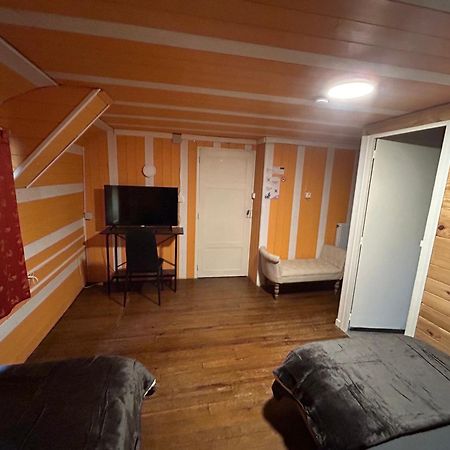La Cheminee - Chambres D'Hotes Avec Bar-Restaurant Tardets-Sorholus Eksteriør bilde